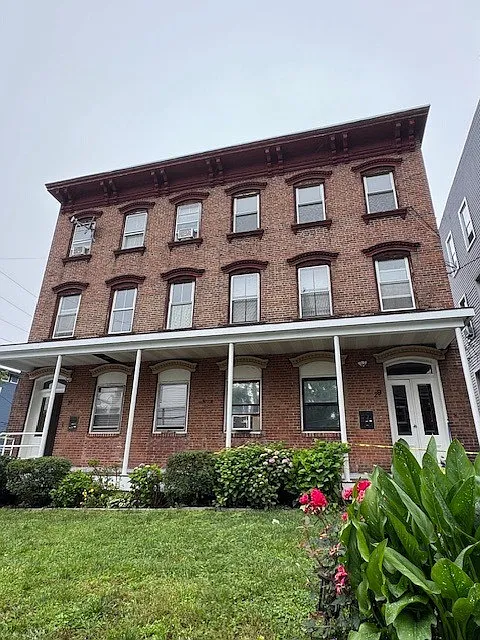 29 Washington Ave #3