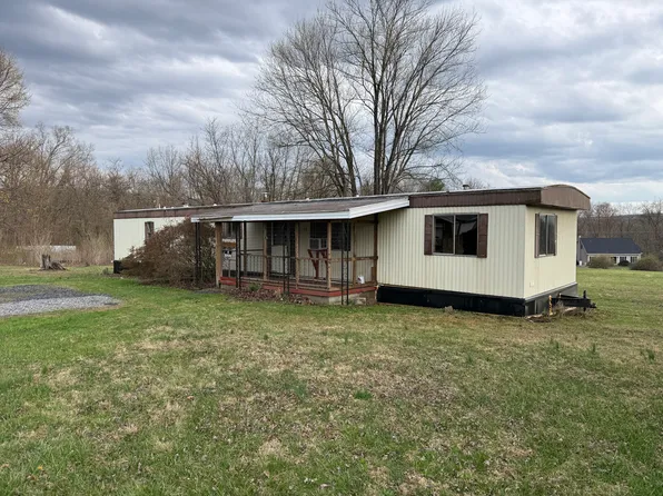 56 Club Dr, Mount Union, PA 17066