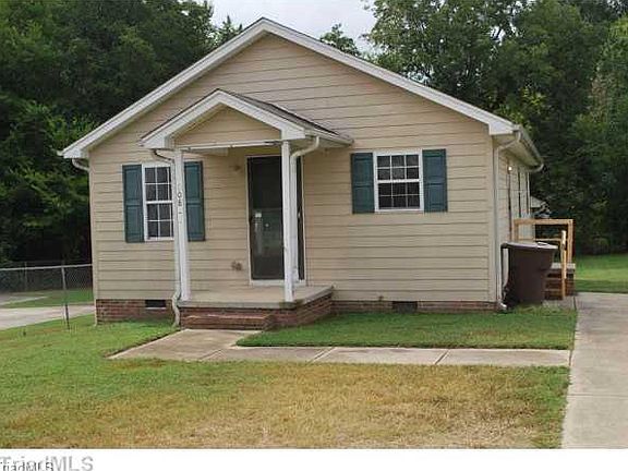 2nd image of 608 E Lee St