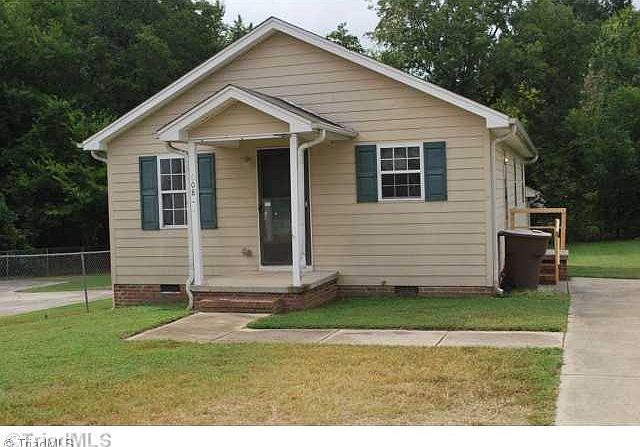 1st image of 608 E Lee St