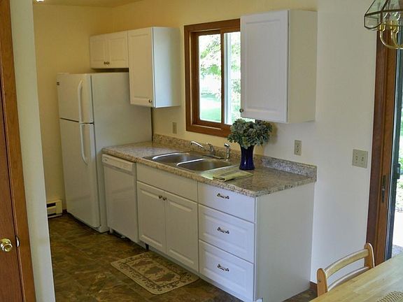 4th image of 120 Parker Ct