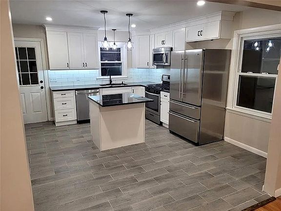 2nd image of 24 Sadler St #1