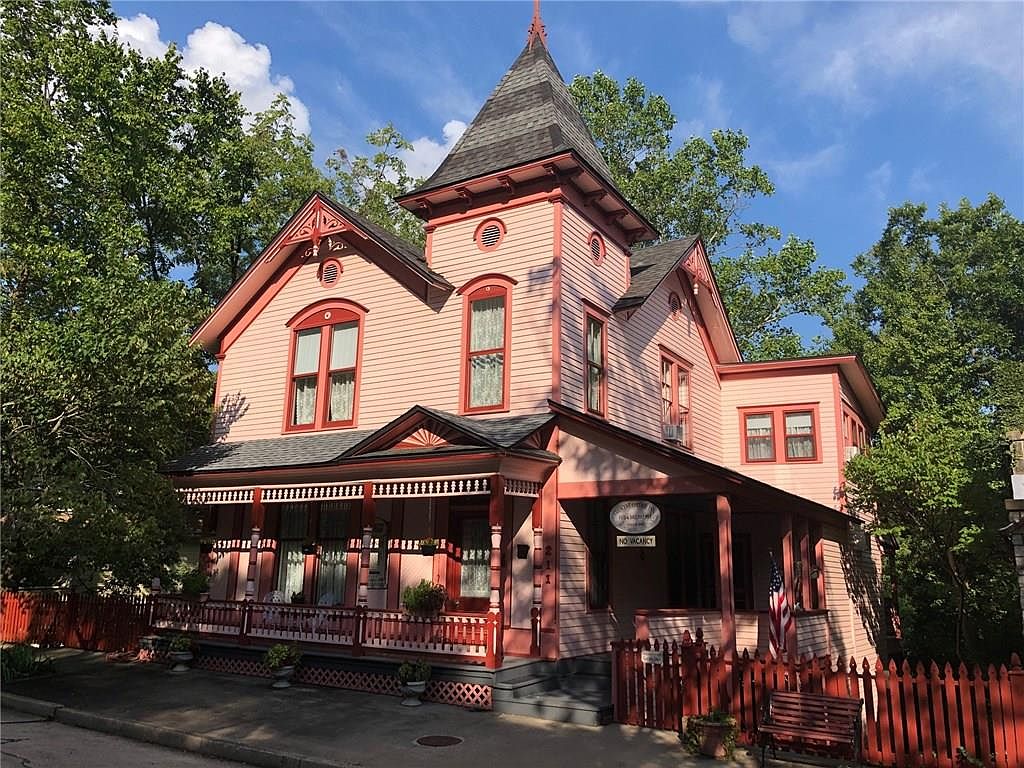 211 Spring St, Eureka Springs, AR 72632 | Zillow