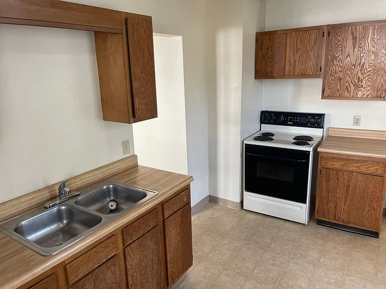 514 W Lincoln Ave — Photo 8