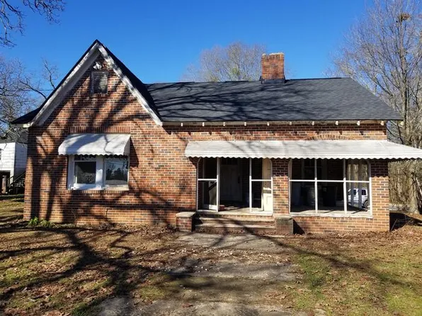 55 S Center St, Winder, GA 30680