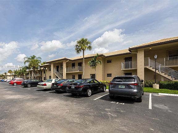 3rd image of 5510 Lakeside Dr APT 102