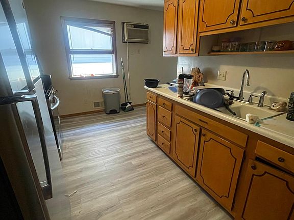 5th image of 1611 Taylor Ave