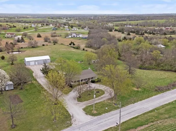 26819 Rockville Rd, Louisburg, KS 66053