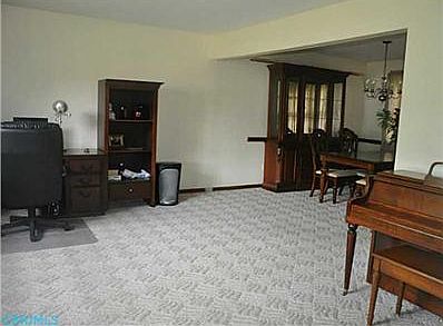 3rd image of 999 Autumn Lake Ct