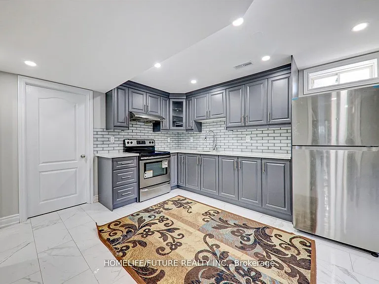 939 Miller Park Ave #BASEMENT — Photo 7