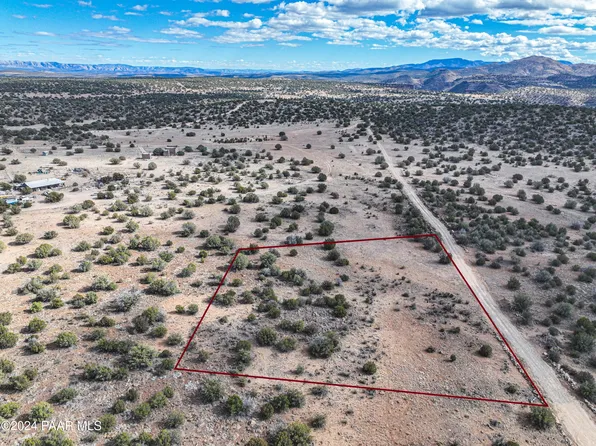 2 N Headwaters Rd, Paulden, AZ 86334