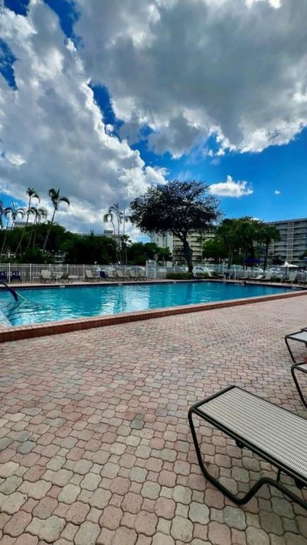 2671 S Course Dr APT 908, Pompano Beach