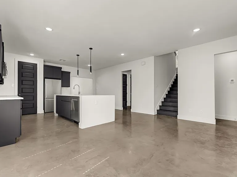 3006 Alpha Wolf Ct — Photo 10