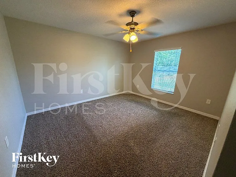 280 Edgevale Rd SE — Photo 9