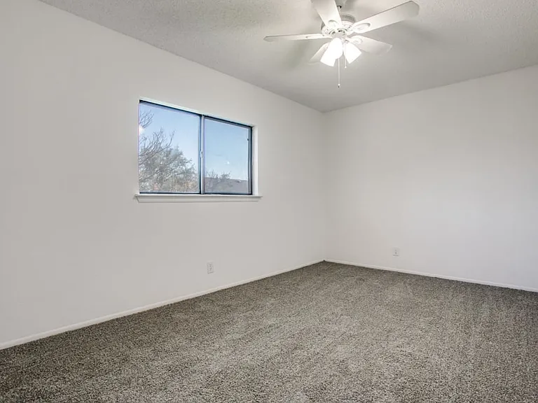 8026 Manderly Pl — Photo 10