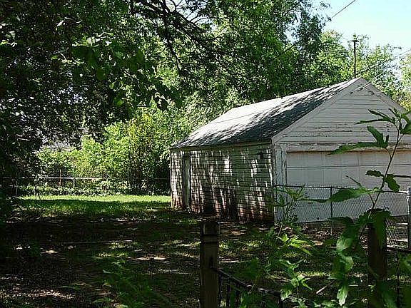 backyard/garage