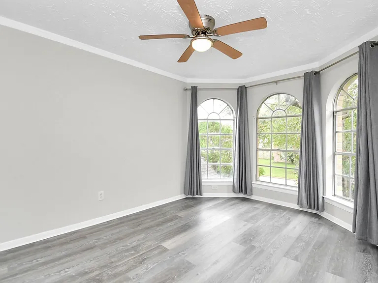 14810 Cypress Ridge Dr — Photo 27
