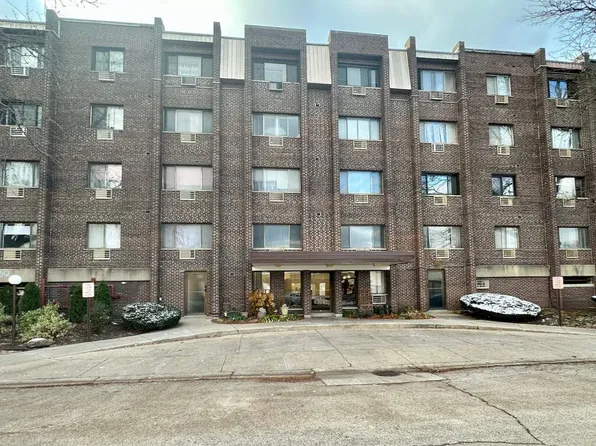 4624 N Commons Dr Unit 106, Chicago, IL 60656