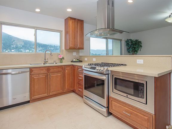 3rd image of 234 Santa Clara St