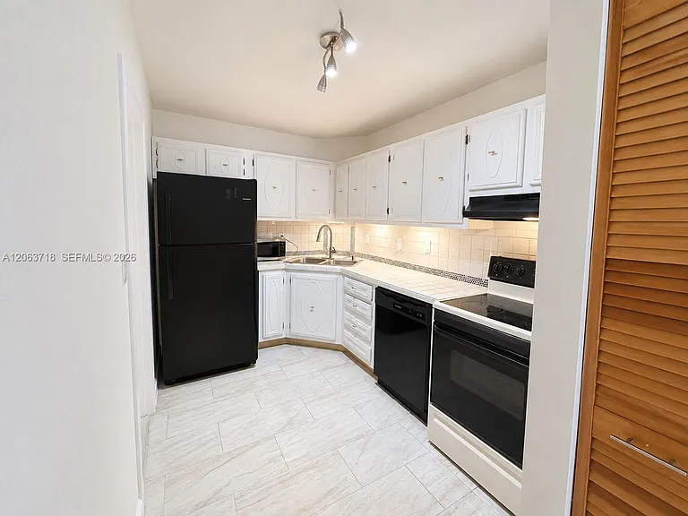 3101 Oakland Shores Dr #H203 — Photo 7