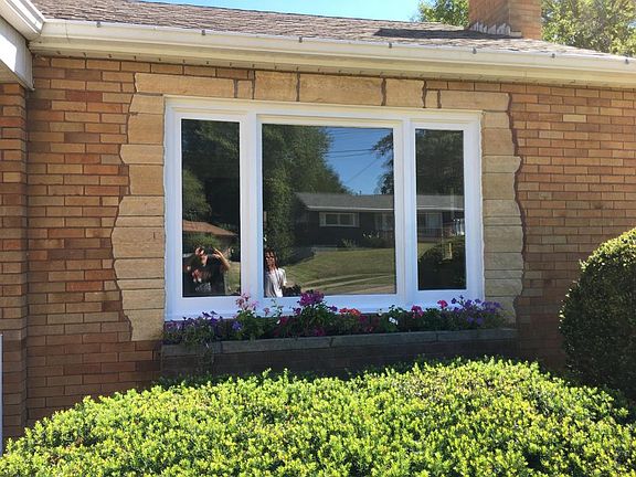 2nd image of 722 Woodlawn Ave