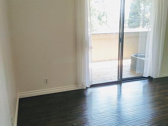 3rd image of 649 Yolo Ct