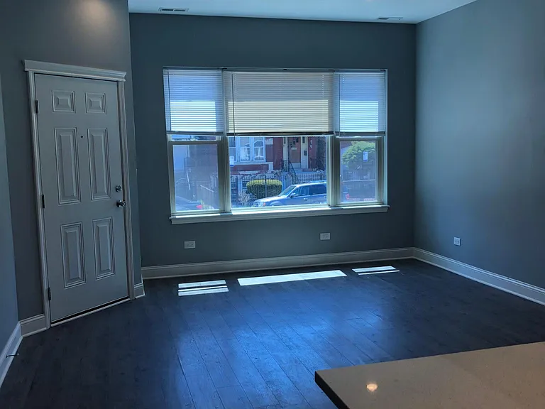 2414 W Arthington St #1 — Photo 1
