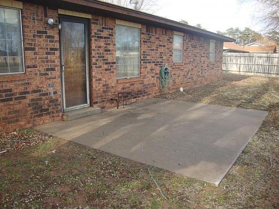 3rd image of 2020 E Ridgeway St
