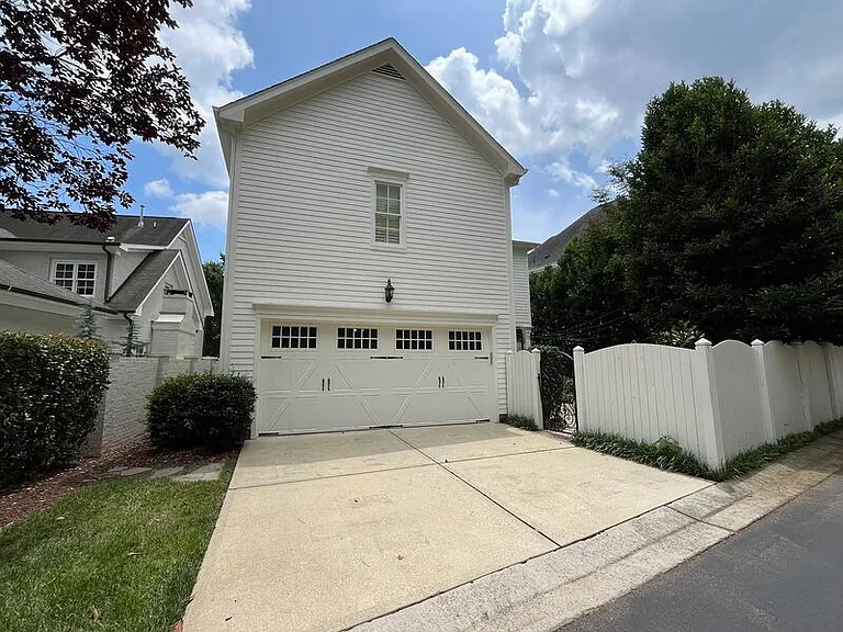 535 Guilford Cir — Photo 58
