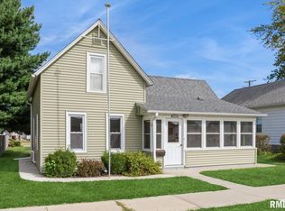 1027 16th Ave, Fulton, IL 61252