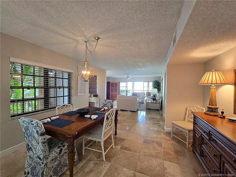 316 NE Edgewater Dr — Photo 13
