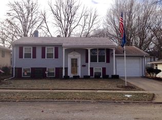 530 Heather Ln, Dixon, IL 61021