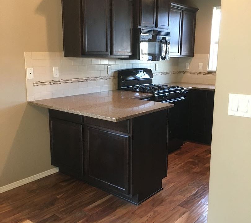 1st image of 512 Woodlark Dr