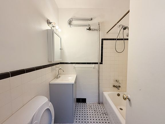 4th image of 545 W 152nd St APT 3R
