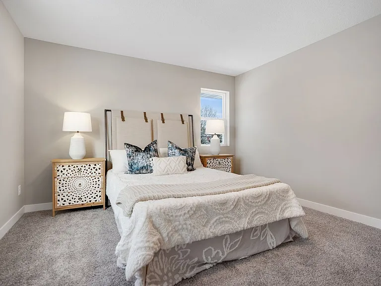 Available 07/01! New Build 4 bed 3 Bath in Hopkins! — Photo 22