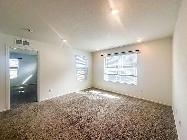 17430 Pacific Peak Cir — Photo 34