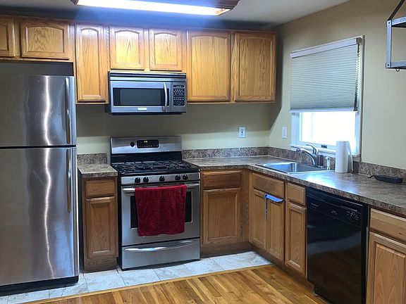 2nd image of 17 Lenhart St #2
