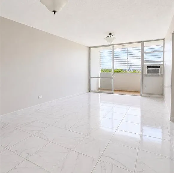 368 Cond Crystal — Photo 8