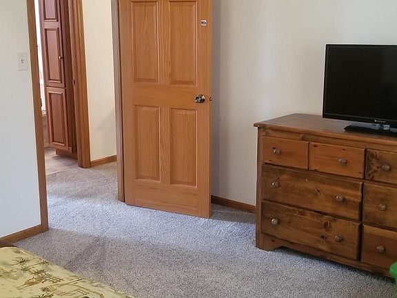 4th image of 1005 Schull Ave