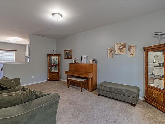 2nd image of 623 Nonsuch Way