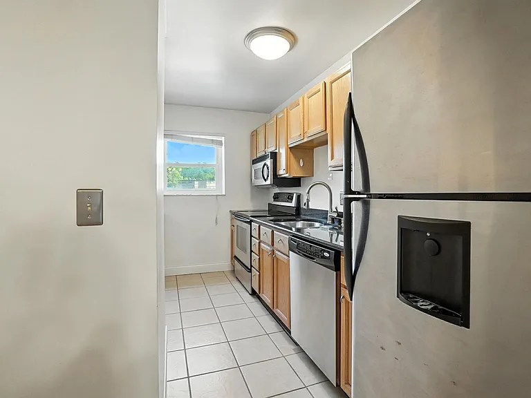 2270 Madison Rd #1B — Photo 7