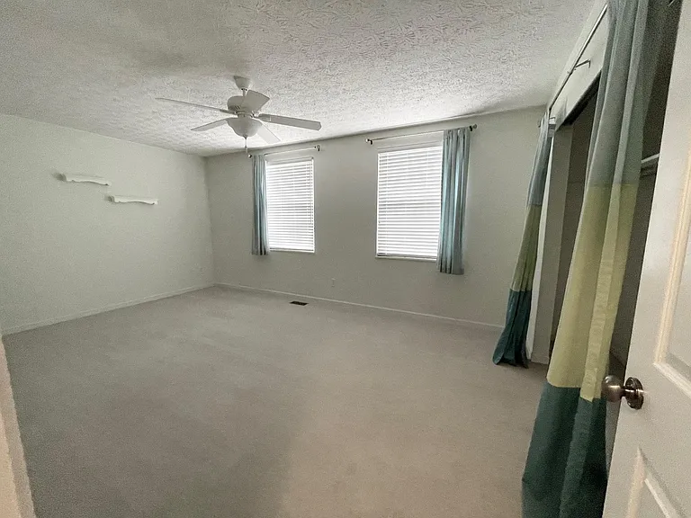 5583 Barney Dr — Photo 21