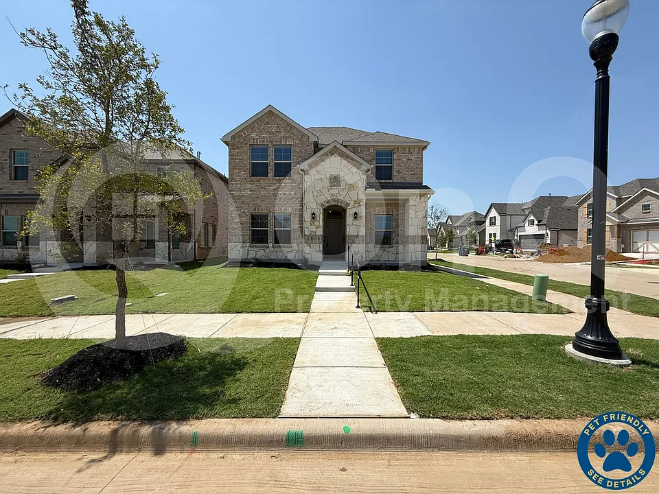 2724 Mexia Ln