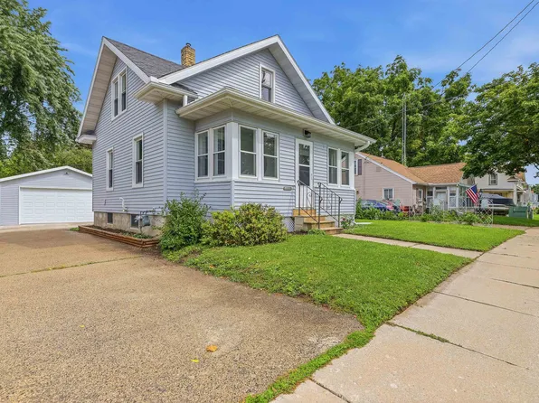310 W Burnett St, Beaver Dam, WI 53916