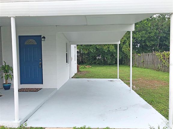 3rd image of 880 Palmetto Dr NE