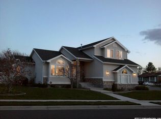 886 E Edgefield Rd, Sandy, UT 84094