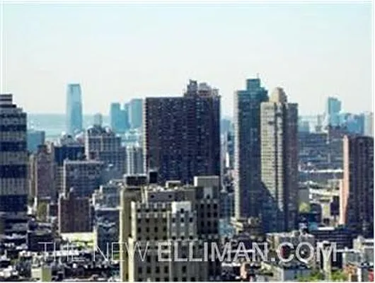 Rented by Douglas Elliman | media 17