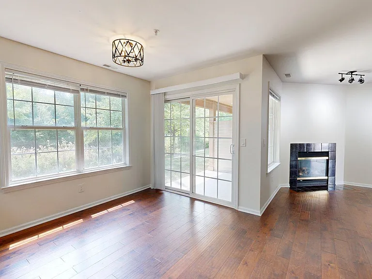 2812 Barclay Way — Photo 8