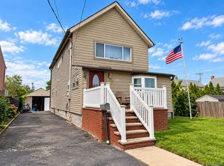 61 5th Avenue, East Rockaway, NY 11518