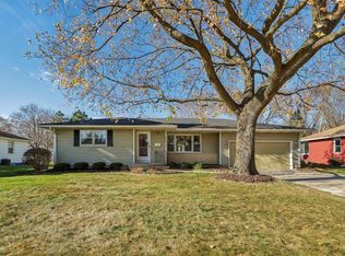 566 Gerald Ave, Sun Prairie, WI 53590